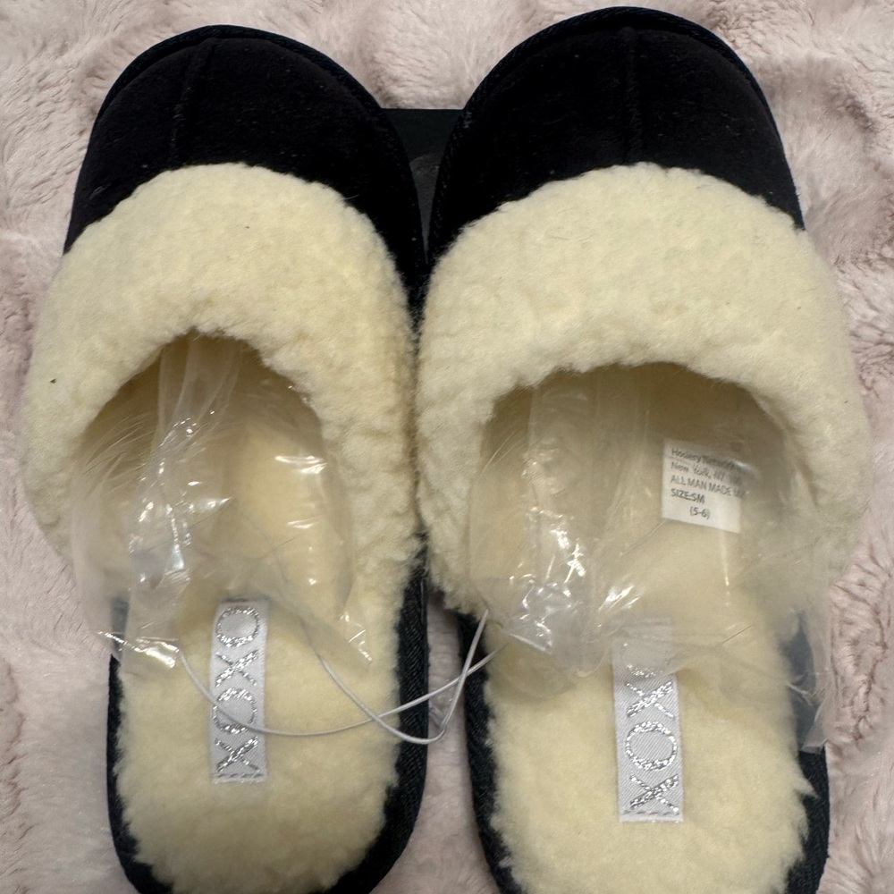 XOXO Black and Cream Women's Slippers